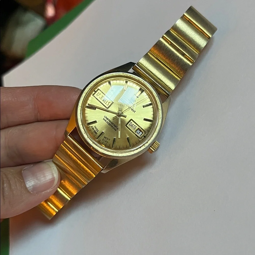 Vintage Gold Jean Cardot 17-jewel mechanical wristwatch